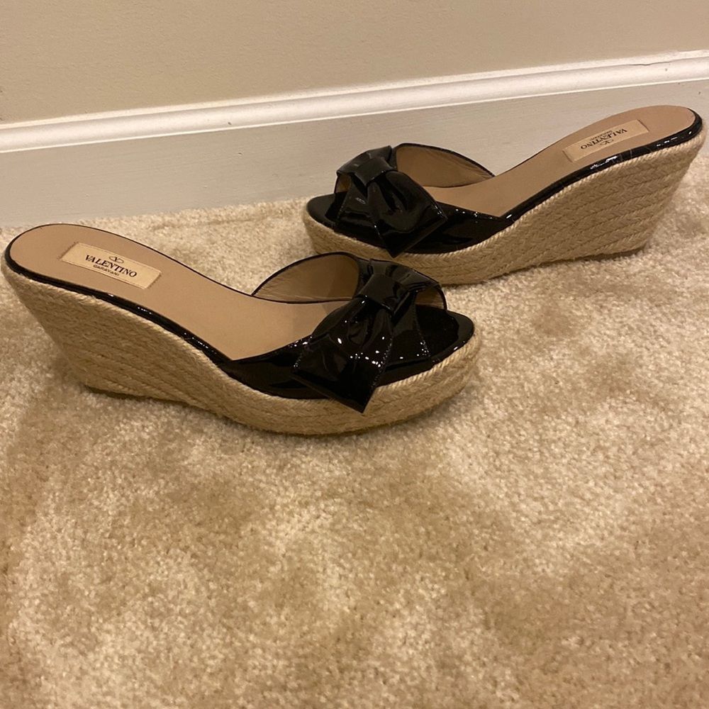 VALENTINO Garavani Mena Patent Bow Espadrille Wedges Black sz 40
